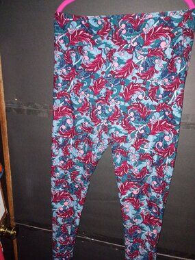 Lularoe tall and curvy legging in colorful leaf print measurement in photos NWOT